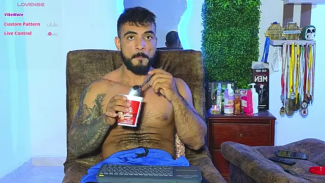 Snapshot of ERIC_HARRISON chatting on 02-02-25, 12:19 ERIC HARRISON online show from 02-02-25, 12:19