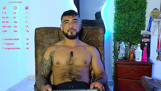 Snapshot of ERIC_HARRISON chatting on 02-06-25, 04:31 ERIC HARRISON online show from 02-06-25, 04:31