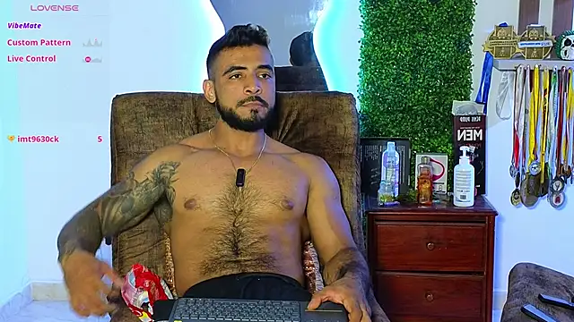 Snapshot of ERIC_HARRISON chatting on 02-08-25, 01:43 ERIC HARRISON online show from 02-08-25, 01:43