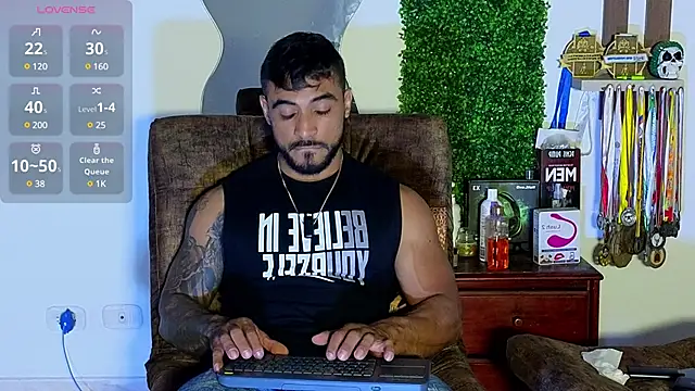 Snapshot of ERIC_HARRISON chatting on 03-08-25, 12:55 ERIC HARRISON online show from 03-08-25, 12:55