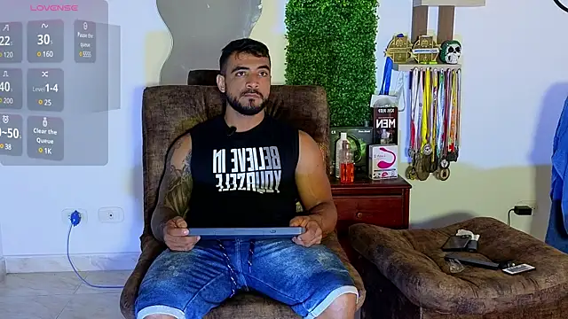 Snapshot of ERIC_HARRISON chatting on 03-08-25, 01:25 ERIC HARRISON online show from 03-08-25, 01:25