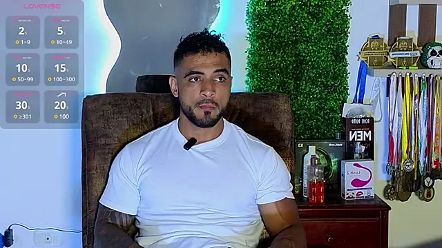 Snapshot of ERIC_HARRISON chatting on 03-08-25, 10:45 ERIC HARRISON online show from 03-08-25, 10:45