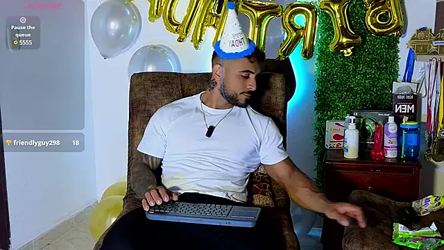 Snapshot of ERIC_HARRISON chatting on 03-19-25, 12:37 ERIC HARRISON online show from 03-19-25, 12:37