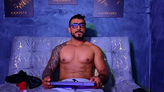 Snapshot of ERIC_HARRISON chatting on 10-04-25, 01:58 ERIC HARRISON online show from 10-04-25, 01:58