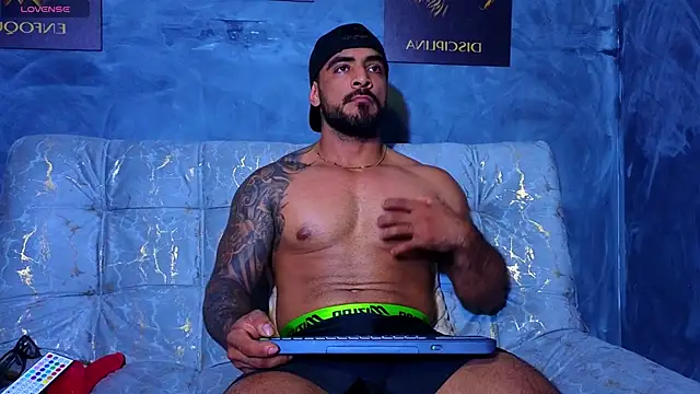 Snapshot of ERIC_HARRISON chatting on 10-05-25, 08:51 ERIC HARRISON online show from 10-05-25, 08:51