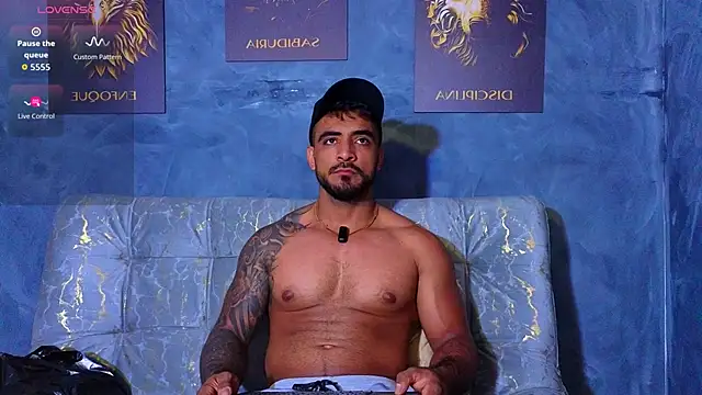 Snapshot of ERIC_HARRISON chatting on 10-12-25, 01:26 ERIC HARRISON online show from 10-12-25, 01:26