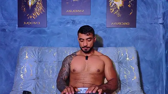 Snapshot of ERIC_HARRISON chatting on 10-13-25, 08:42 ERIC HARRISON online show from 10-13-25, 08:42