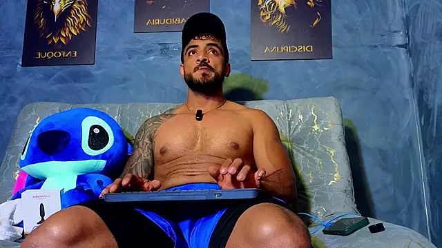 Snapshot of ERIC_HARRISON chatting on 10-18-25, 02:47 ERIC HARRISON online show from 10-18-25, 02:47