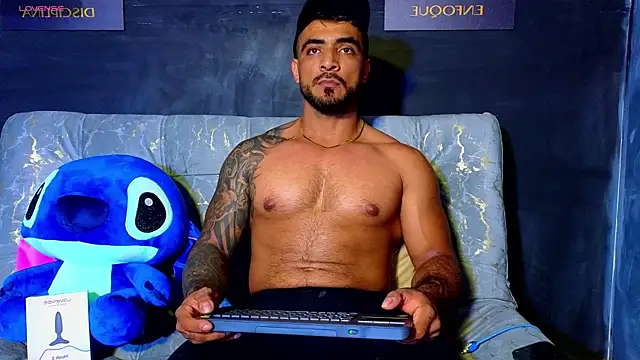 Snapshot of ERIC_HARRISON chatting on 10-21-25, 01:39 ERIC HARRISON online show from 10-21-25, 01:39