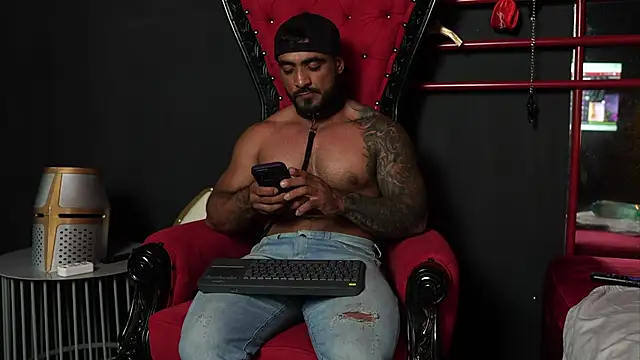 Snapshot of ERIC_HARRISON chatting on 10-25-25, 03:25 ERIC HARRISON online show from 10-25-25, 03:25