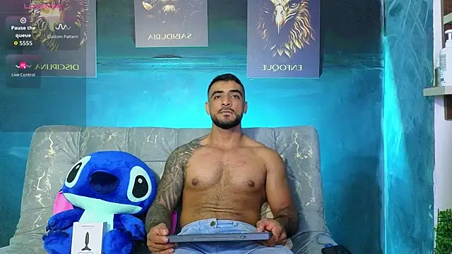 Snapshot of ERIC_HARRISON chatting on 10-30-25, 12:01 ERIC HARRISON online show from 10-30-25, 12:01