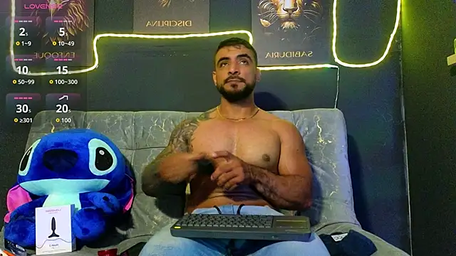 Snapshot of ERIC_HARRISON chatting on 11-15-25, 02:20 ERIC HARRISON online show from 11-15-25, 02:20