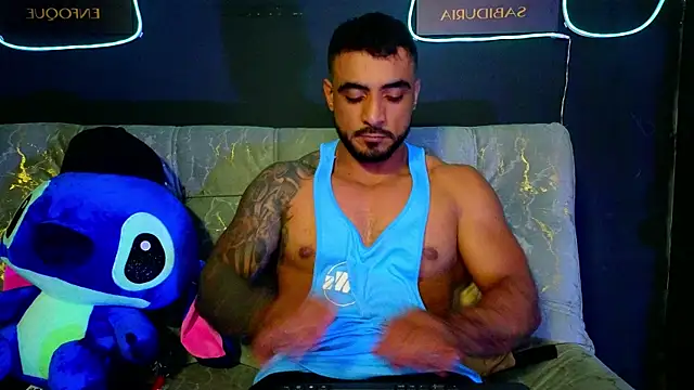 Snapshot of ERIC_HARRISON chatting on 11-19-25, 02:00 ERIC HARRISON online show from 11-19-25, 02:00