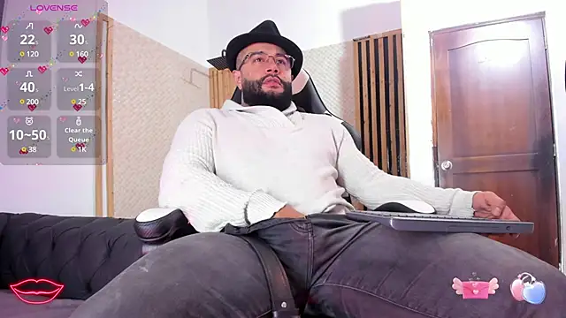 Snapshot of Luke__09 chatting on 01-26-25, 03:59 Luke 09 online show from 01-26-25, 03:59