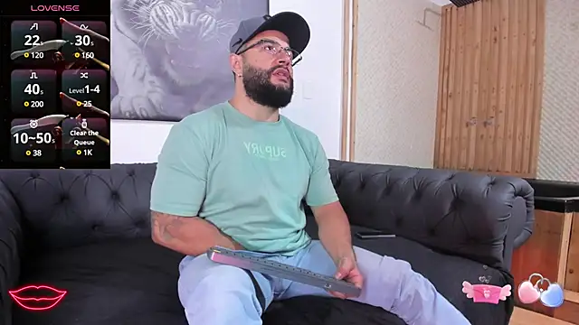 Snapshot of Luke__09 chatting on 01-31-25, 11:46 Luke 09 online show from 01-31-25, 11:46