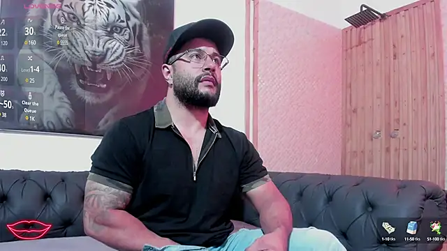 Snapshot of Luke__09 chatting on 02-14-25, 11:53 Luke 09 online show from 02-14-25, 11:53