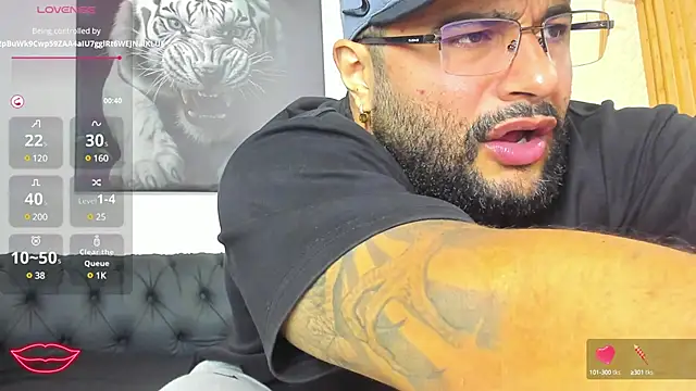 Snapshot of Luke__09 chatting on 02-25-25, 12:03 Luke 09 online show from 02-25-25, 12:03