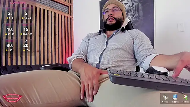 Snapshot of Luke__09 chatting on 03-05-25, 12:00 Luke 09 online show from 03-05-25, 12:00