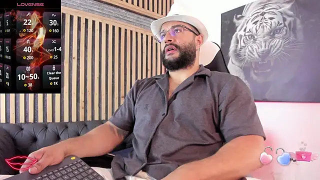 Snapshot of Luke__09 chatting on 03-09-25, 12:31 Luke 09 online show from 03-09-25, 12:31