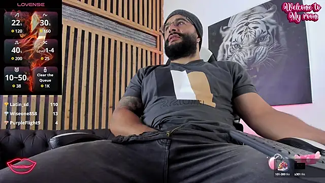 Snapshot of Luke__09 chatting on 03-22-25, 04:15 Luke 09 online show from 03-22-25, 04:15