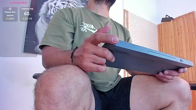 Snapshot of Luke__09 chatting on 10-20-25, 12:16 Luke 09 online show from 10-20-25, 12:16