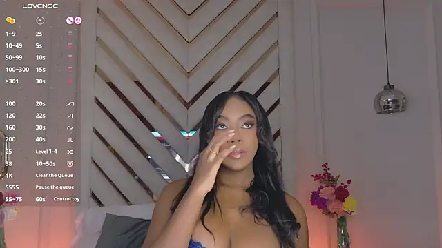 Lola King online show from 07-23-26, 04:32