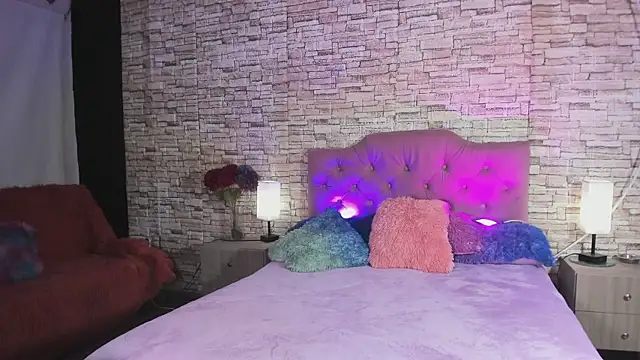 Snapshot of kitty_queen10 chatting on 11-12-25, 03:07 kitty queen10 online show from 11-12-25, 03:07