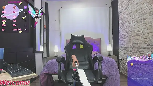 Snapshot of kitty_queen10 chatting on 12-14-25, 03:23 kitty queen10 online show from 12-14-25, 03:23