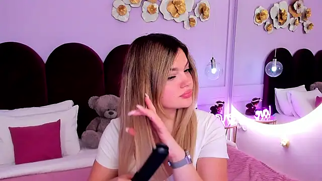 ZaraBloom online show from 01-11-26, 03:28