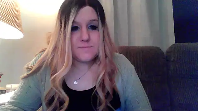 Snapshot of PuckBunny17 chatting on 12-04-24, 08:01 PuckBunny17 online show from 12-04-24, 08:01