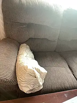 Snapshot of PuckBunny17 chatting on 12-28-24, 08:04 PuckBunny17 online show from 12-28-24, 08:04