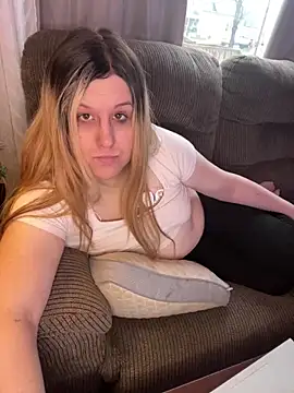 Snapshot of PuckBunny17 chatting on 12-29-24, 06:05 PuckBunny17 online show from 12-29-24, 06:05