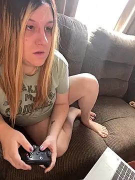 Snapshot of PuckBunny17 chatting on 01-07-25, 04:37 PuckBunny17 online show from 01-07-25, 04:37