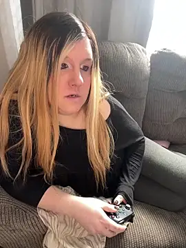 Snapshot of PuckBunny17 chatting on 01-14-25, 06:28 PuckBunny17 online show from 01-14-25, 06:28