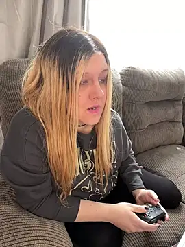 Snapshot of PuckBunny17 chatting on 01-22-25, 03:51 PuckBunny17 online show from 01-22-25, 03:51