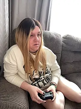 Snapshot of PuckBunny17 chatting on 01-25-25, 02:58 PuckBunny17 online show from 01-25-25, 02:58