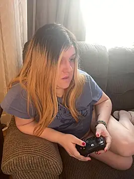 Snapshot of PuckBunny17 chatting on 02-13-25, 01:37 PuckBunny17 online show from 02-13-25, 01:37