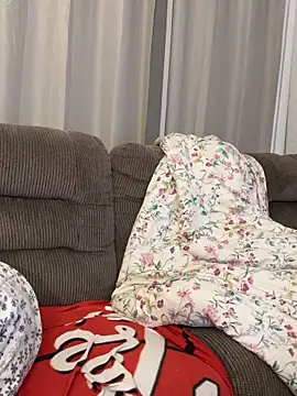 Snapshot of PuckBunny17 chatting on 09-19-25, 04:14 PuckBunny17 online show from 09-19-25, 04:14