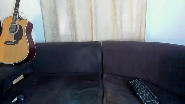 Snapshot of Henrikk_senn chatting on 11-05-25, 03:23 Henrikk senn online show from 11-05-25, 03:23