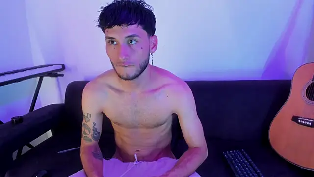 Snapshot of Henrikk_senn chatting on 11-13-25, 10:52 Henrikk senn online show from 11-13-25, 10:52