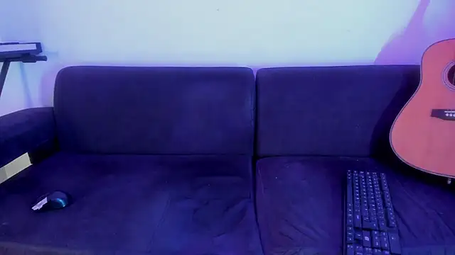 Snapshot of Henrikk_senn chatting on 11-19-25, 03:17 Henrikk senn online show from 11-19-25, 03:17