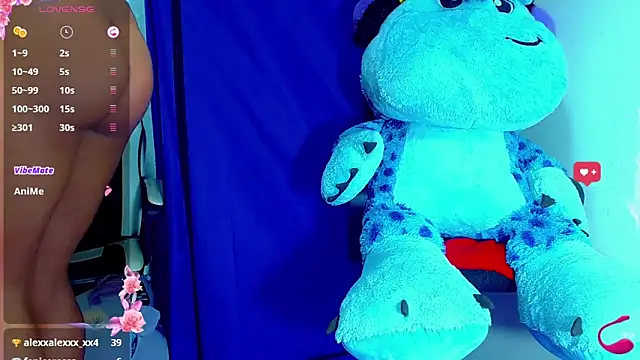 Snapshot of nicol_gill_ chatting on 01-14-25, 12:03 nicol gill online show from 01-14-25, 12:03