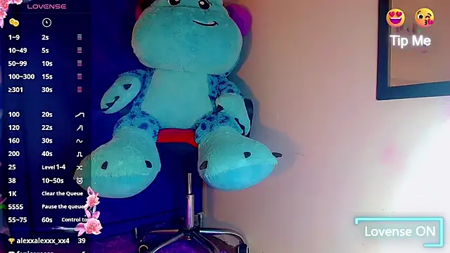 Snapshot of nicol_gill_ chatting on 01-15-25, 11:32 nicol gill online show from 01-15-25, 11:32