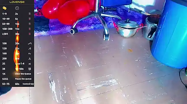 Snapshot of nicol_gill_ chatting on 02-12-25, 11:29 nicol gill online show from 02-12-25, 11:29