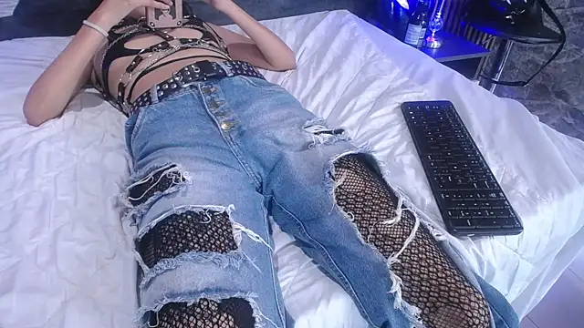 Snapshot of bellatrix25 chatting on 12-06-24, 11:47 bellatrix25 online show from 12-06-24, 11:47