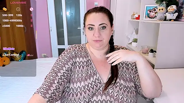 lovely adelle online show from 11-24-25, 08:19