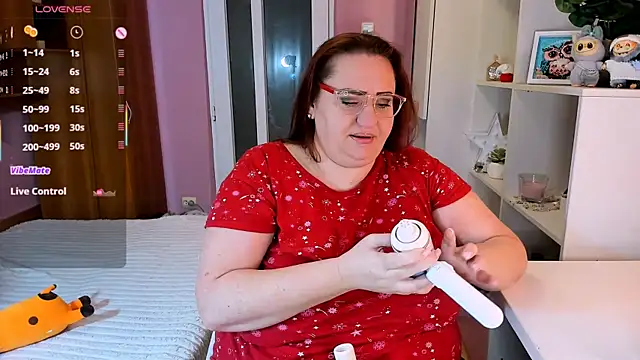 Snapshot of lovely_adelle chatting on 12-22-25, 05:54 lovely adelle online show from 12-22-25, 05:54