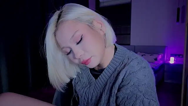 RileyMee online show from 11-16-25, 01:22