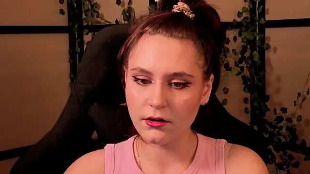 Snapshot of Diana_Flower chatting on 02-19-26, 10:00 Diana Flower online show from 02-19-26, 10:00