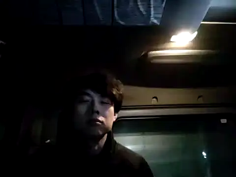 Snapshot of whitebriefboy chatting on 01-19-25, 02:28 whitebriefboy online show from 01-19-25, 02:28